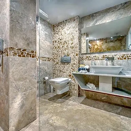 Hotel Peninsula Gardens (adults Only)